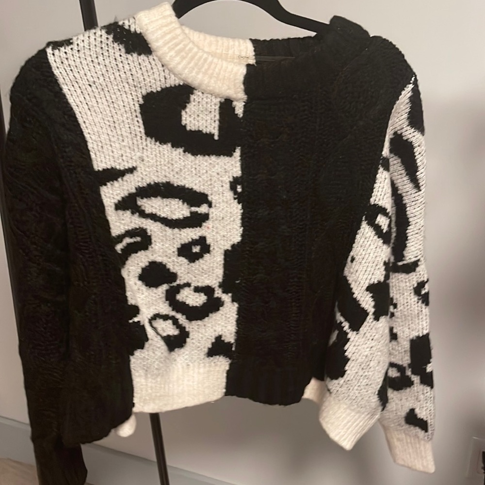 Snow leopard crop sweater